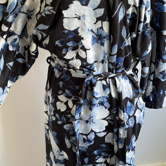 Floral Print Women's Robe - Picture 3 of 8